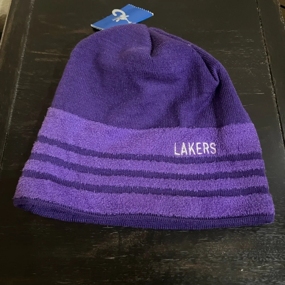 Los Angeles Lakers Adidas Beanie NBA Licensed, Purple/Yellow Beanie Adult - NEW - Picture 3 of 5